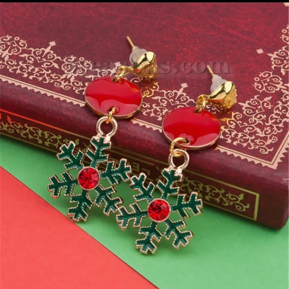 🎄❄️Snowflake Round Red Rhinestone Enamel Earrings - Picture 3 of 5